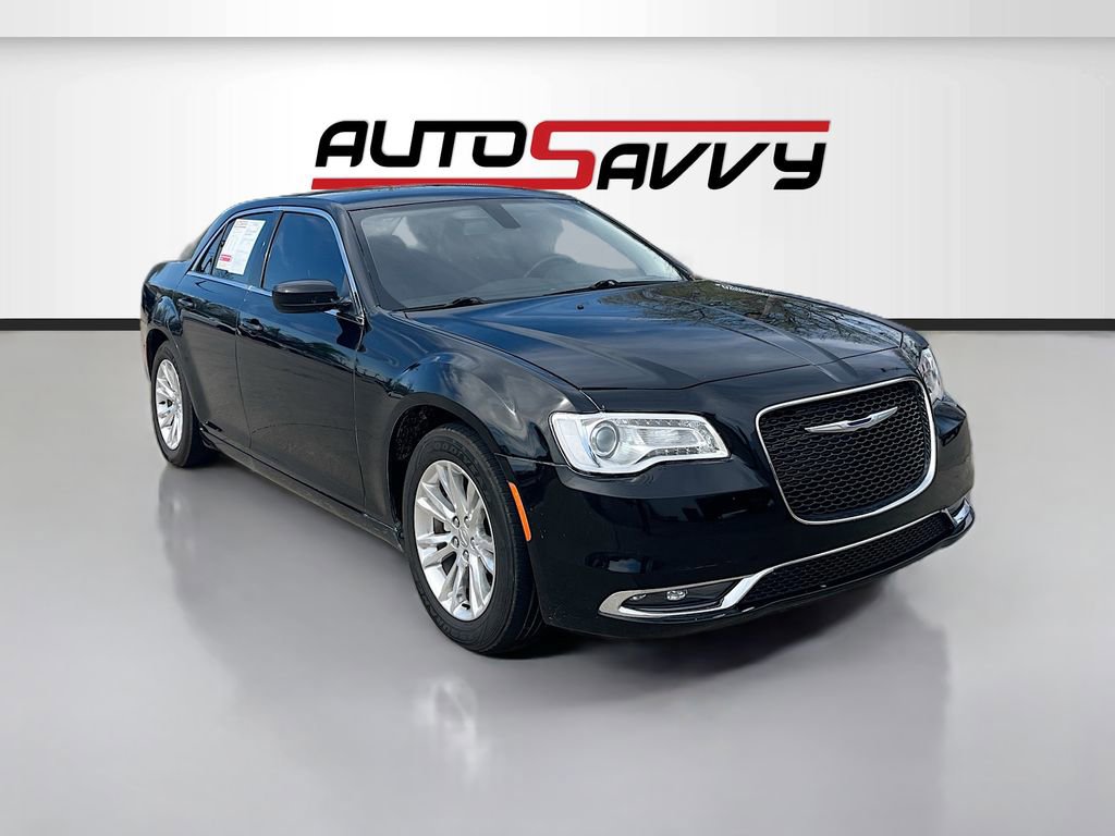 Used 2021 Chrysler 300 Touring w/ Driver Convenience Group image 1