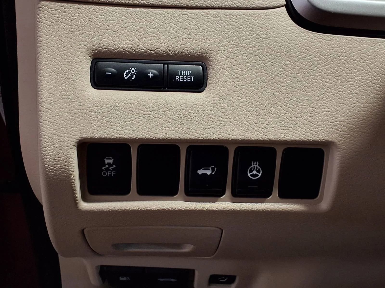 Used 2015 Nissan Murano Platinum w/ Platinum Technology Package AWD/4WD image 16