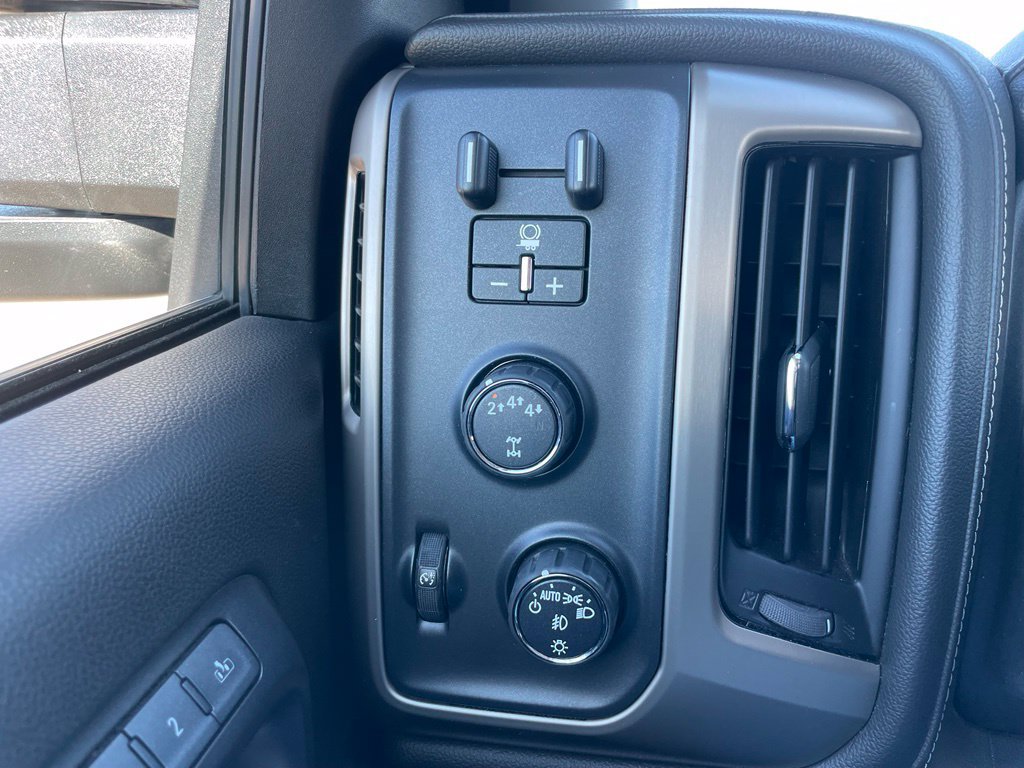 Used 2017 GMC Sierra 3500 Denali w/ Duramax Plus Package AWD/4WD image 38