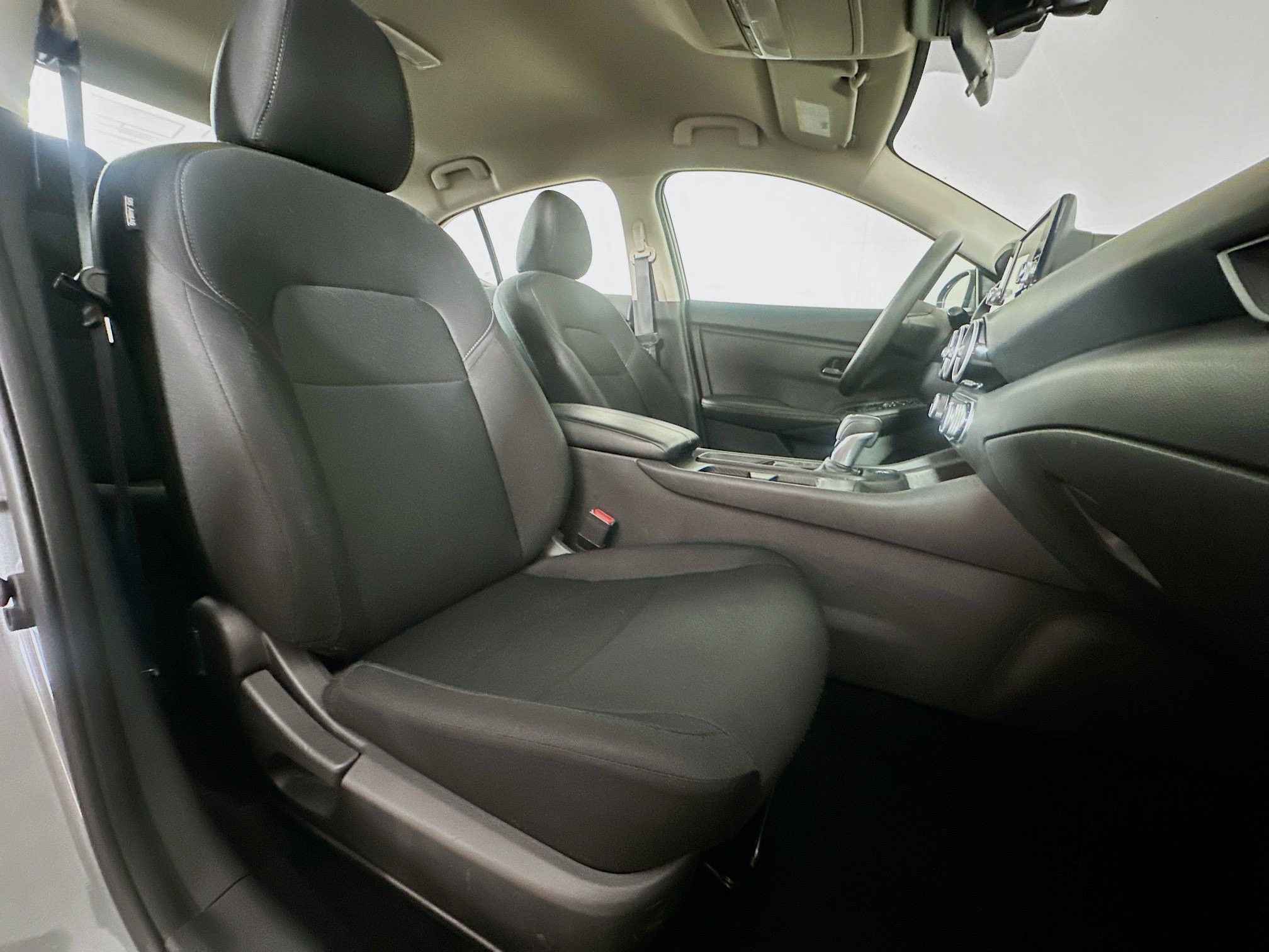 Used 2024 Nissan Sentra S FWD image 29