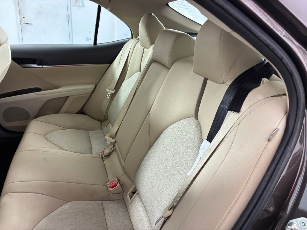 Used 2018 Toyota Camry LE FWD image 26