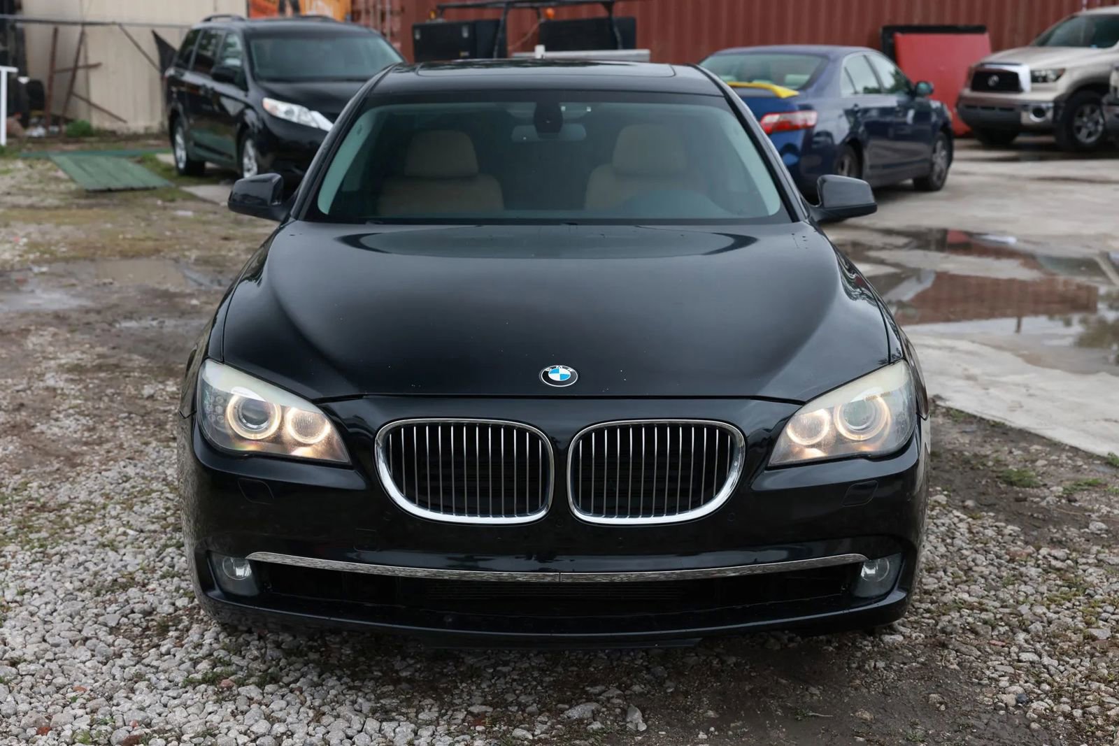 Used 2011 BMW 740i image 11