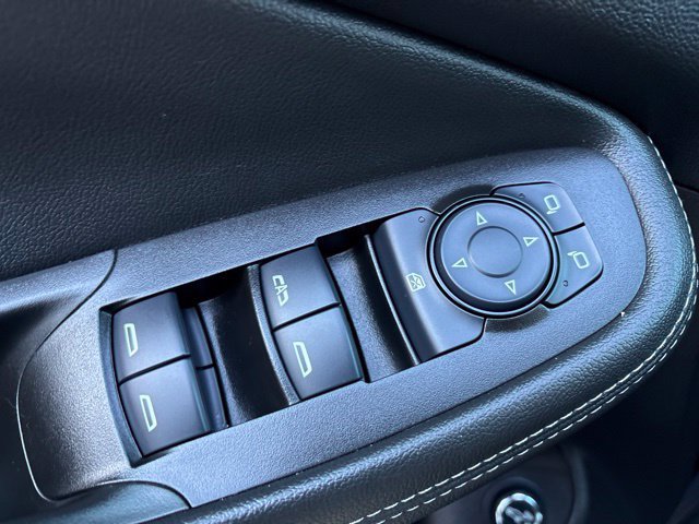 Used 2023 Buick Encore GX Select w/ Sport Touring Package FWD image 12