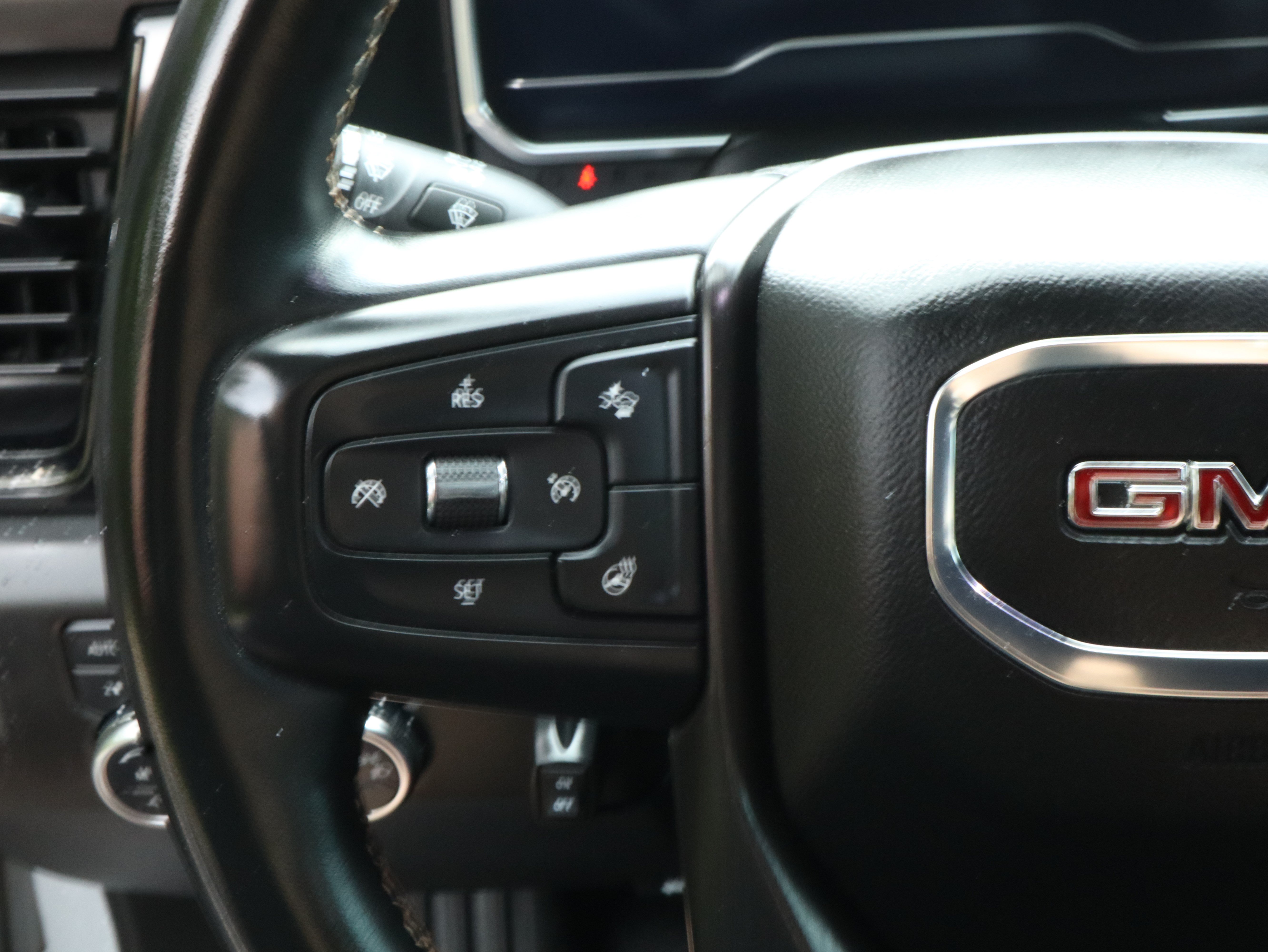 Used 2024 GMC Sierra 3500 AT4 w/ AT4 Premium Plus Package AWD/4WD image 23