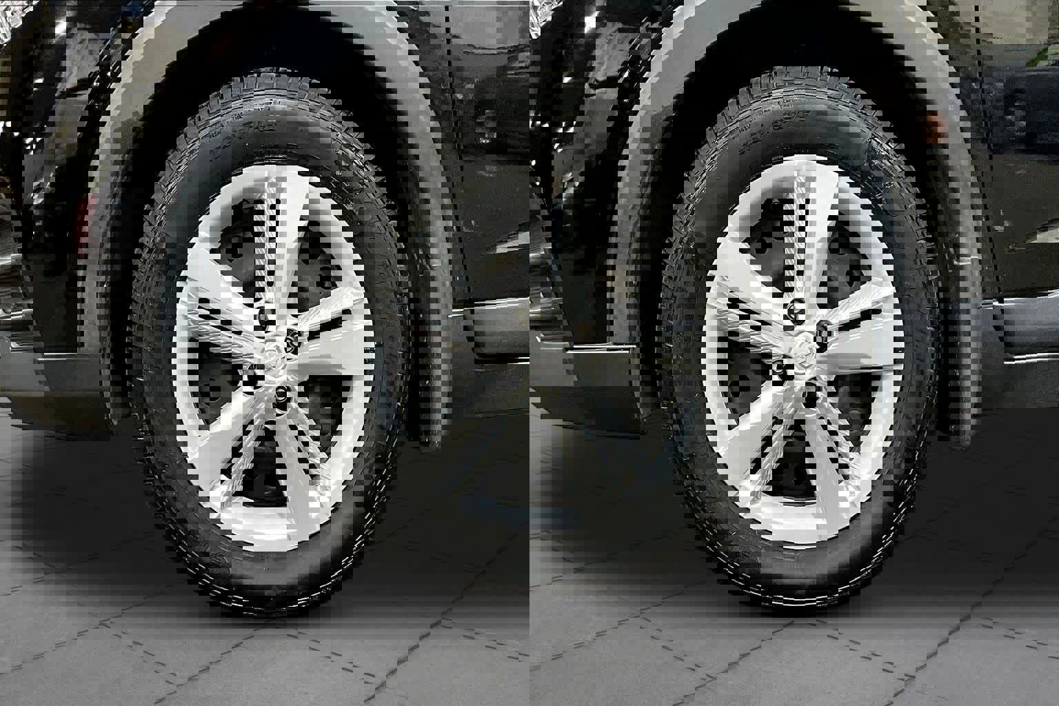 Used 2019 Nissan Kicks S image 11