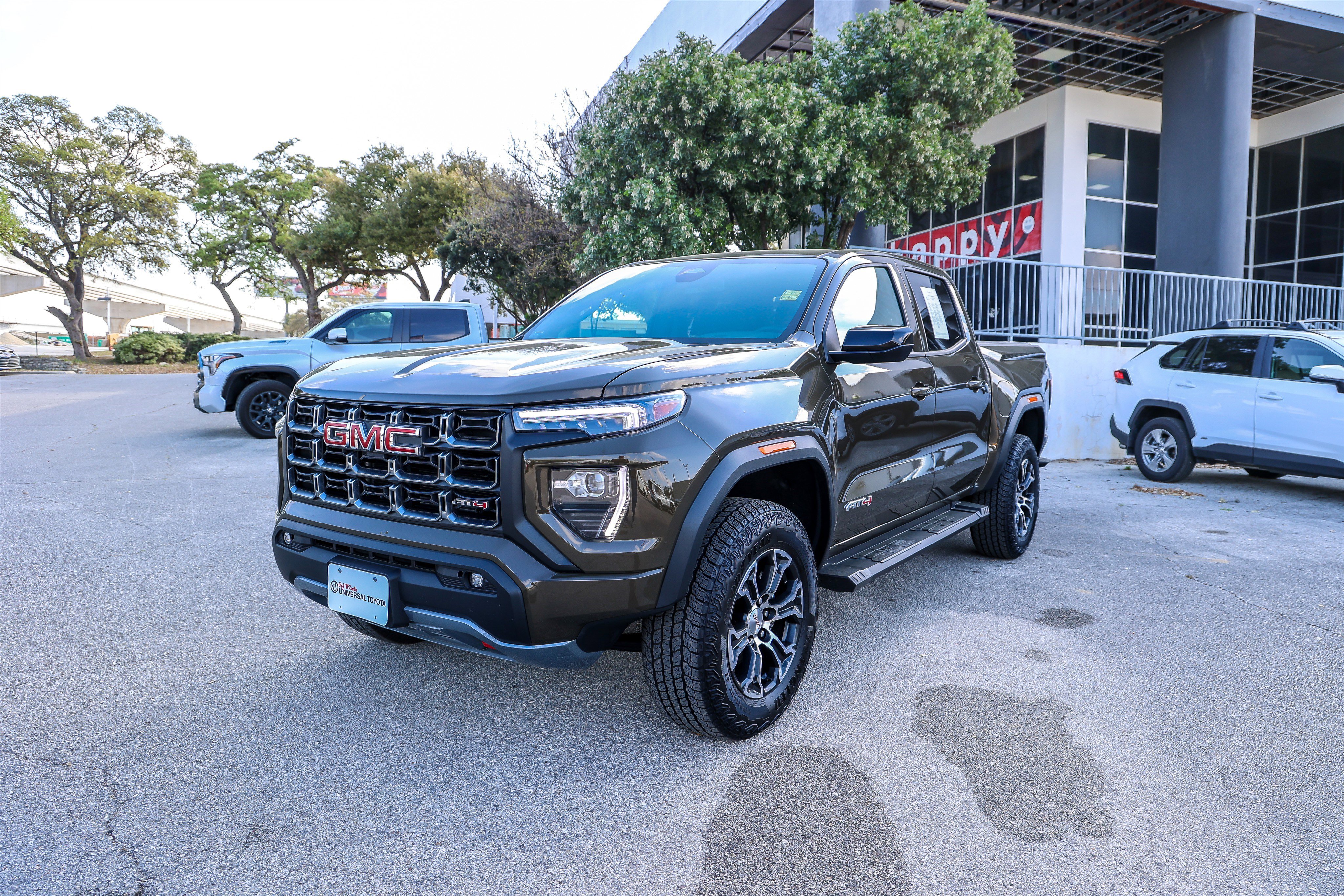 Used 2025 GMC Canyon AT4 w/ AT4 Premium Package image 3