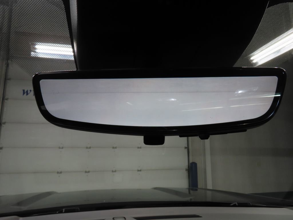 Used 2025 GMC Yukon Denali w/ Denali Reserve Package image 14