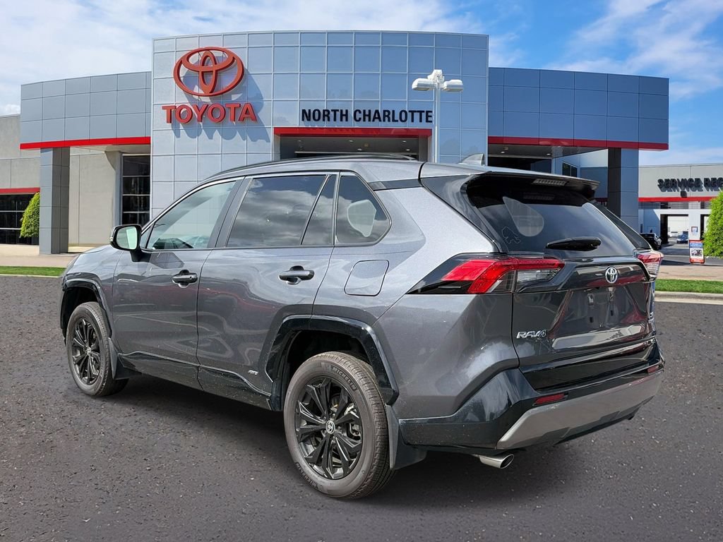 Used 2024 Toyota RAV4 SE AWD/4WD image 9