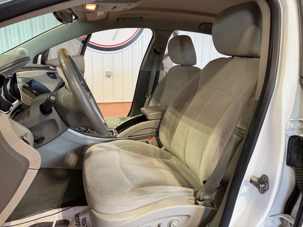 Used 2012 Buick LaCrosse Convenience FWD image 13