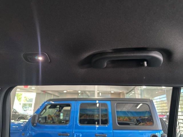 Used 2023 Jeep Grand Cherokee L Laredo image 41