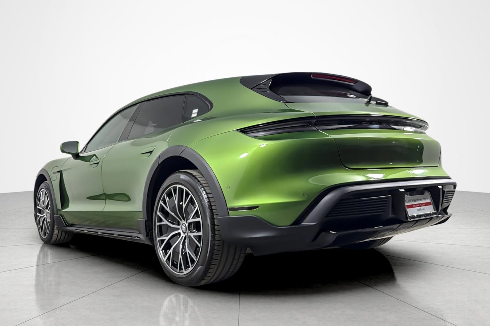 Used 2023 Porsche Taycan 4S image 3
