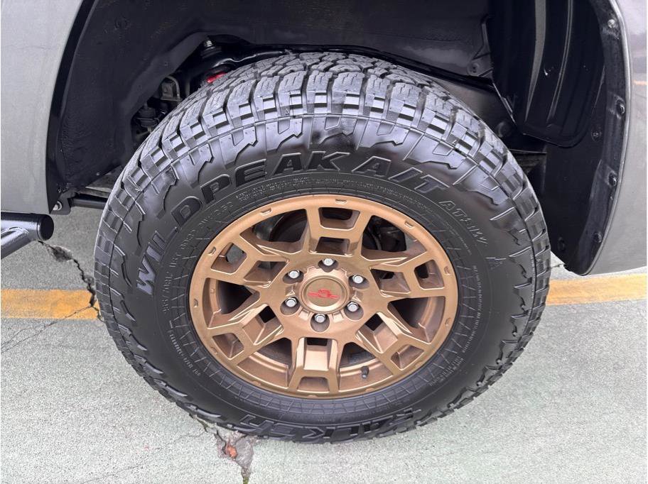 Used 2016 Toyota 4Runner Limited AWD/4WD image 14