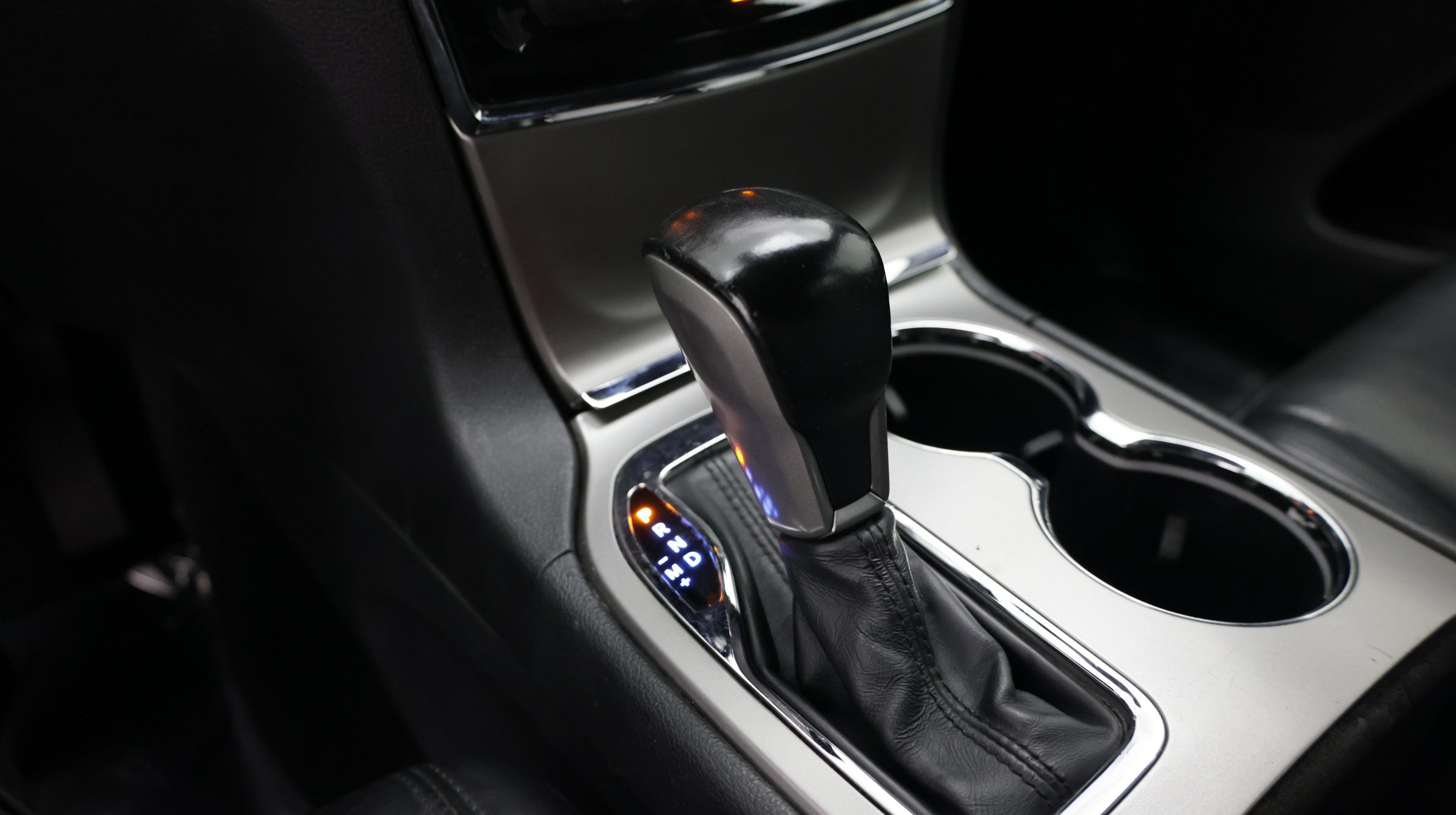 Used 2020 Jeep Grand Cherokee Limited w/ Luxury Group II RWD image 16