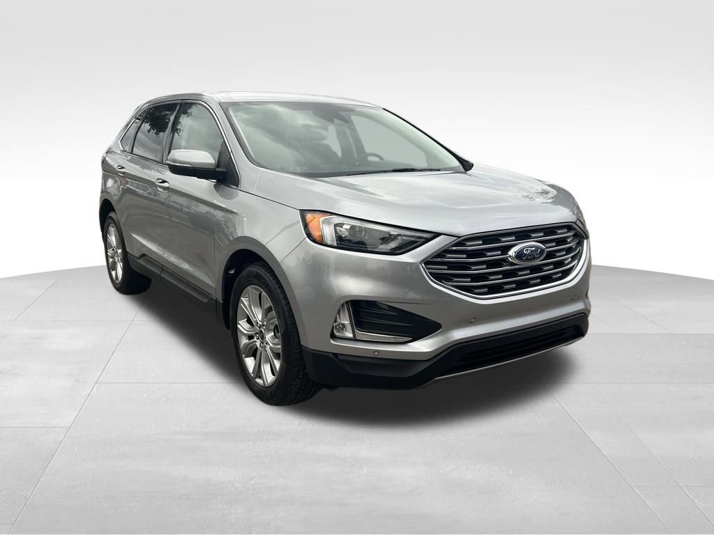 Used 2022 Ford Edge Titanium image 2