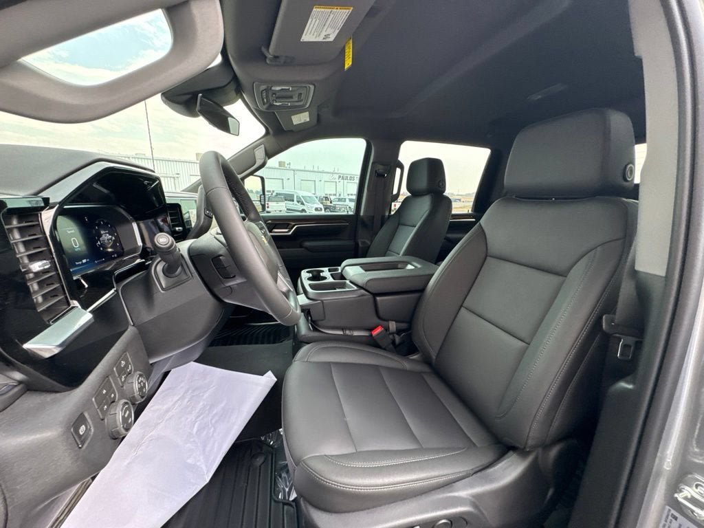 New 2026 Chevrolet Silverado 3500 LT w/ Leather Package AWD/4WD image 17