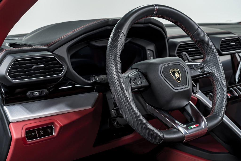Used 2022 Lamborghini Urus AWD/4WD image 14