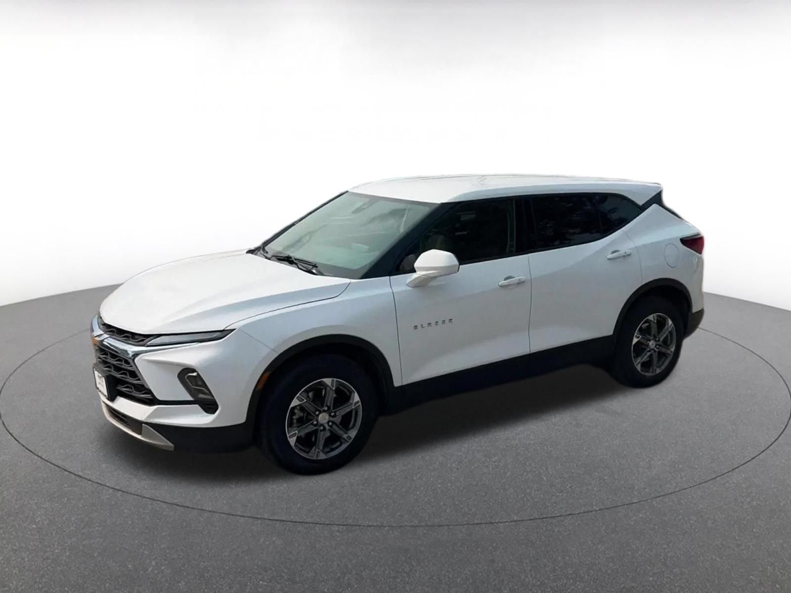 Used 2025 Chevrolet Blazer LT FWD image 7