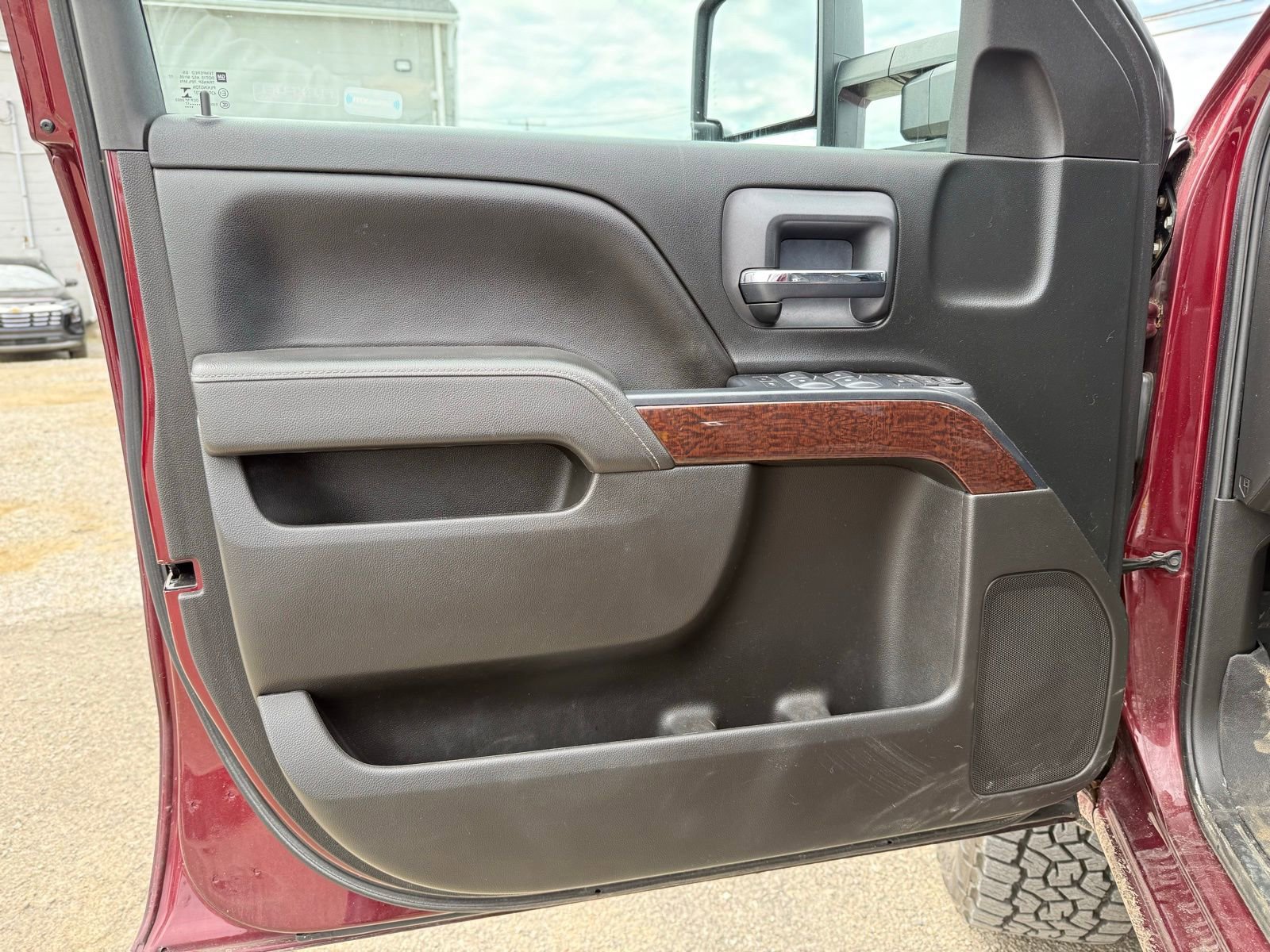 Used 2017 GMC Sierra 2500 SLE w/ HD SLE Preferred Plus Package image 14