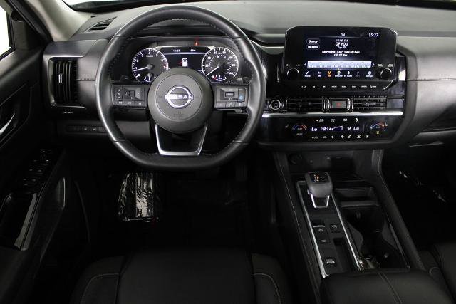 Certified 2023 Nissan Pathfinder SL w/ Black Appearance Package FWD image 7