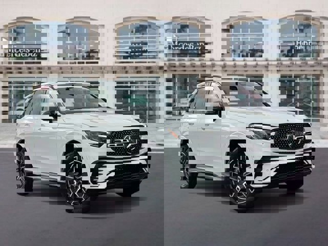Used 2025 Mercedes-Benz GLC 300 4MATIC image 1