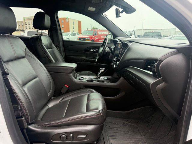 Used 2023 Chevrolet Traverse RS AWD/4WD image 3