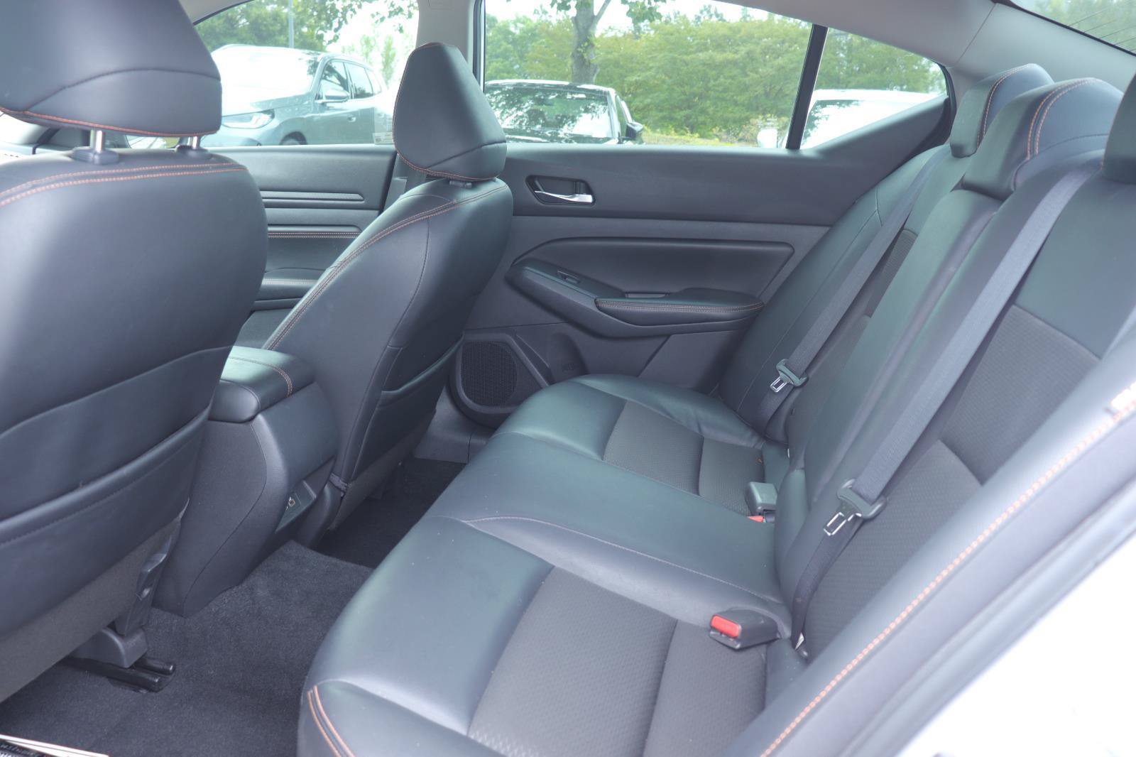 Used 2019 Nissan Altima 2.5 SR FWD image 12