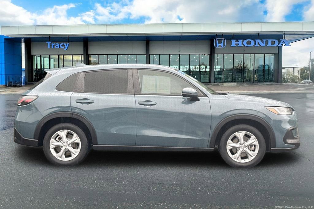 Certified 2023 Honda HR-V LX image 3