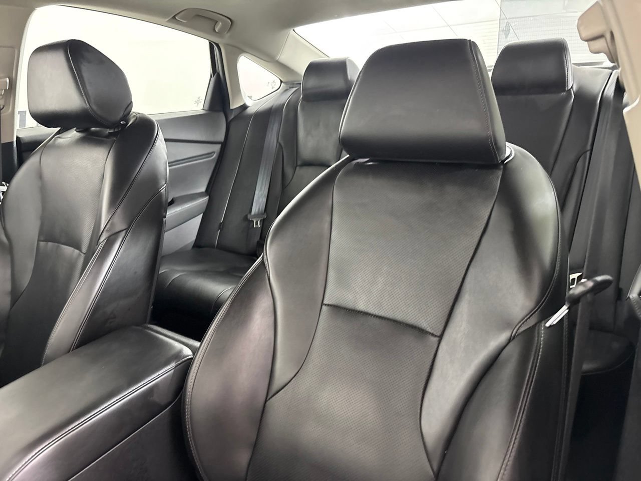 Used 2023 Honda Accord Touring image 11