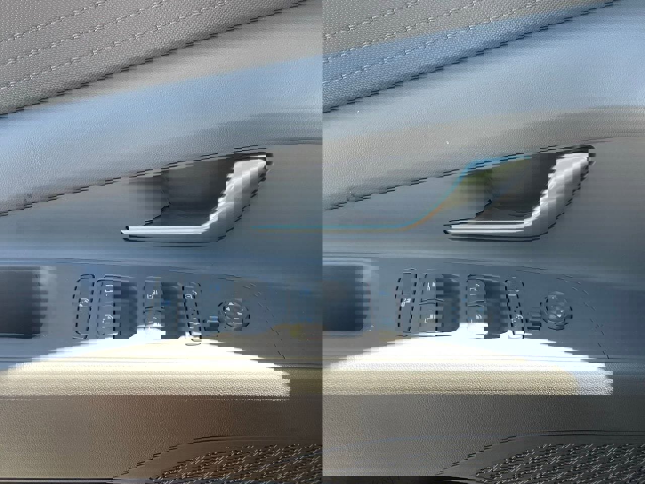 Used 2023 Hyundai Elantra SEL image 6