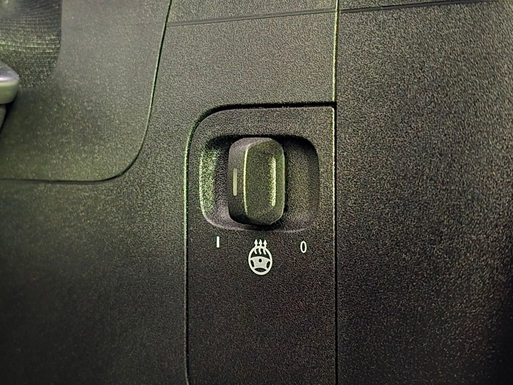 New 2025 Mercedes-Benz GLB 250 4MATIC image 18