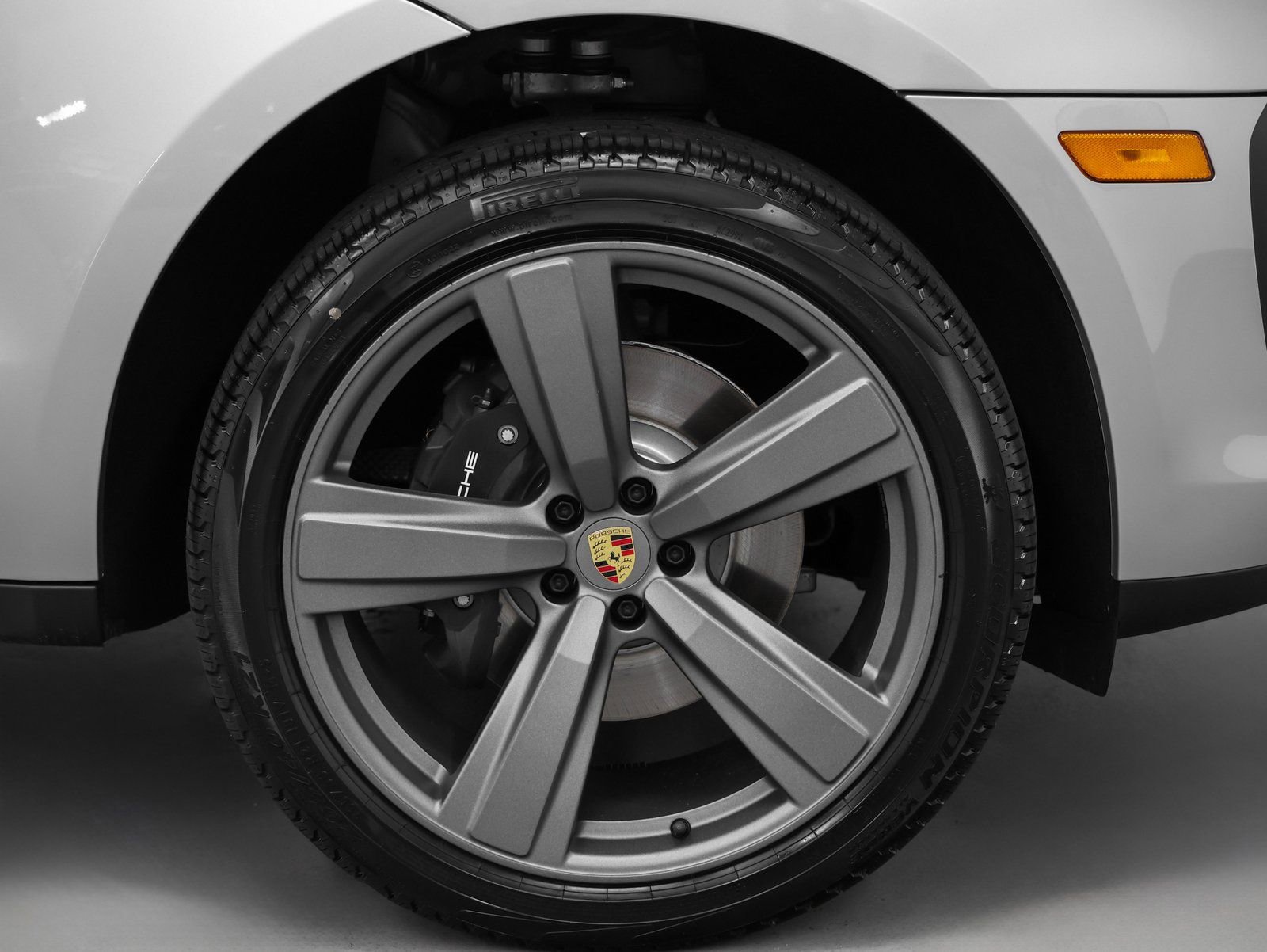 Certified 2025 Porsche Macan image 15