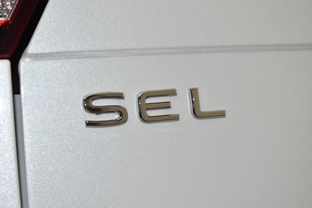Used 2024 Volkswagen Tiguan SEL R-Line AWD/4WD image 9