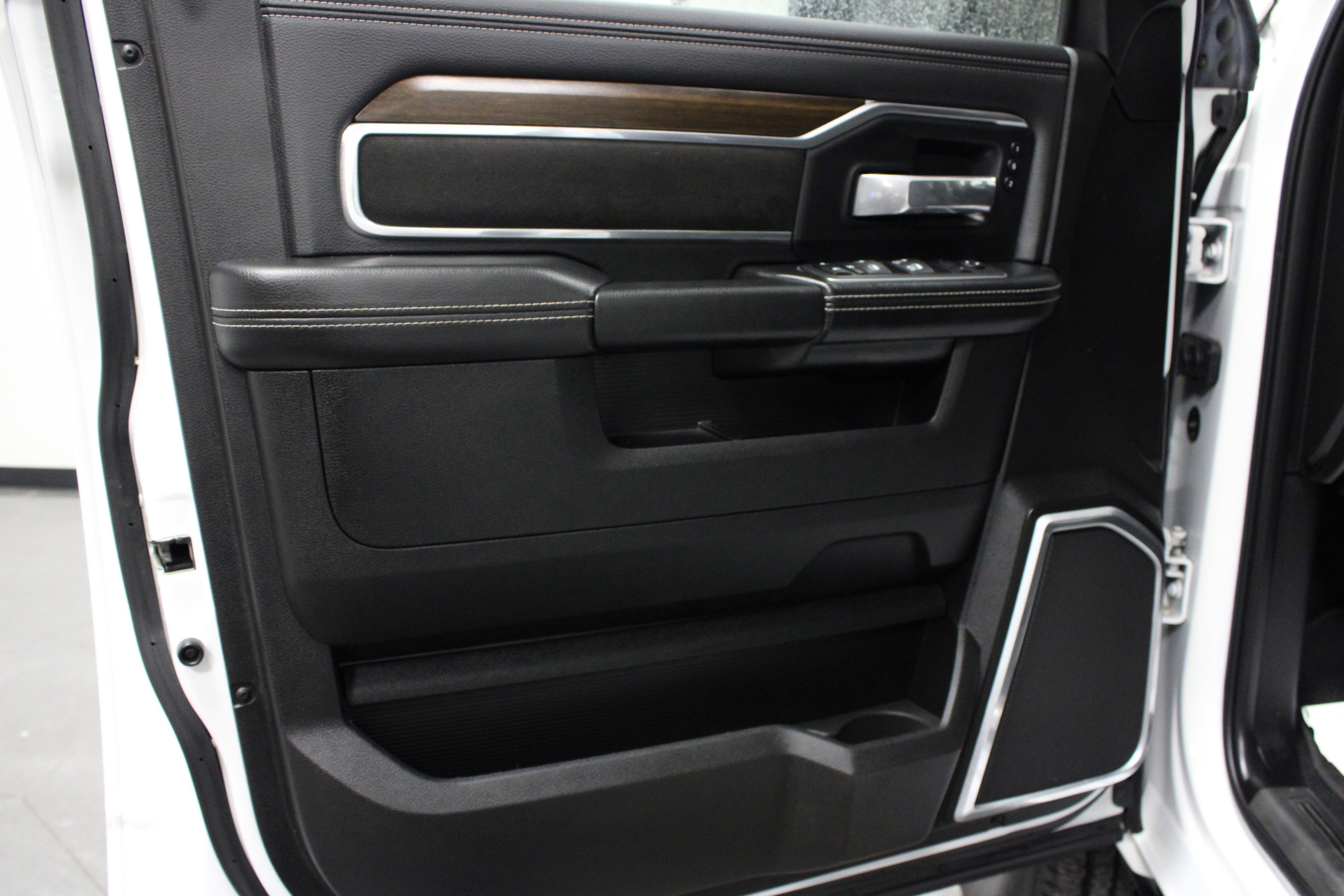 Used 2022 RAM 2500 Laramie image 9