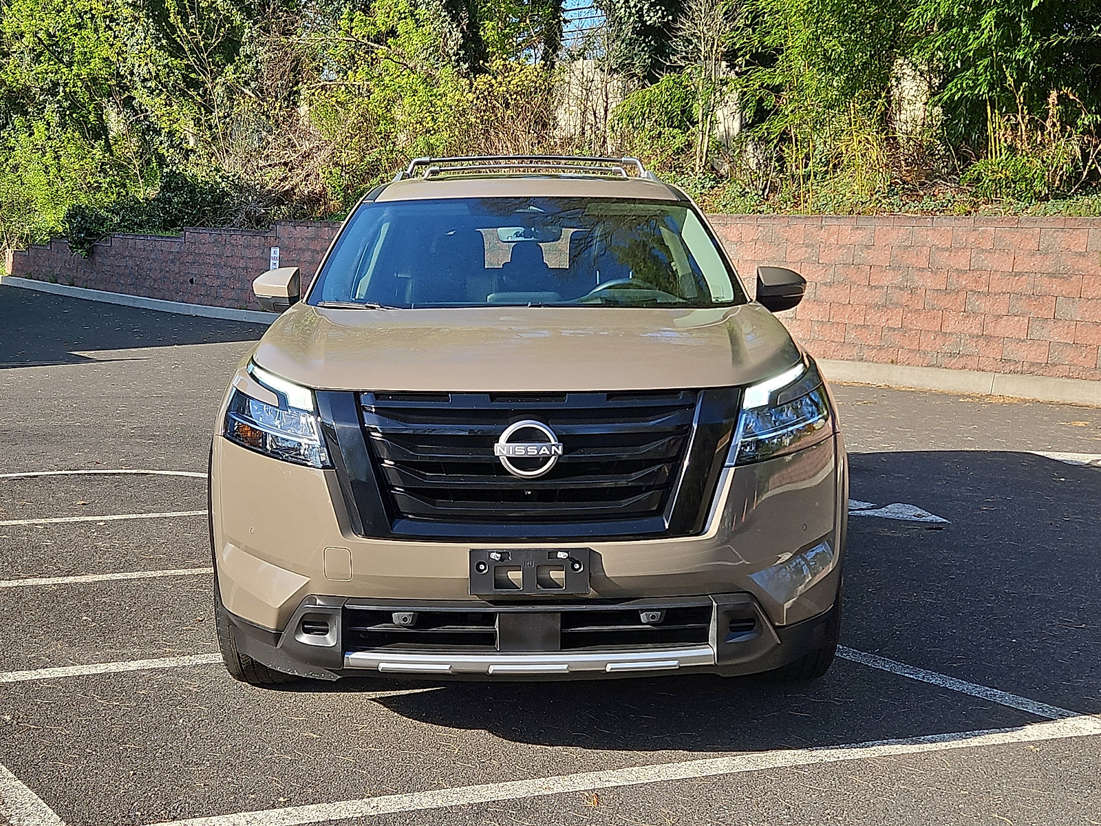 Certified 2023 Nissan Pathfinder Platinum w/ Black Appearance Package AWD/4WD image 2