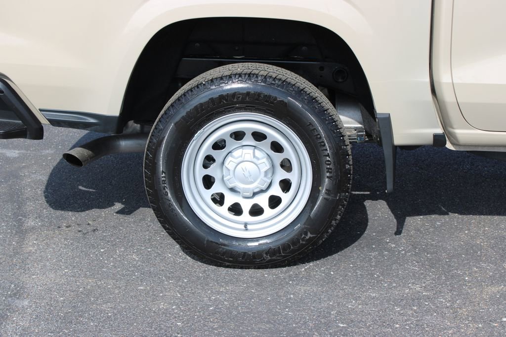 Used 2024 Chevrolet Colorado W/T image 13