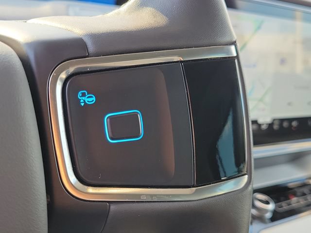 Certified 2025 Ford Expedition Active AWD/4WD image 17