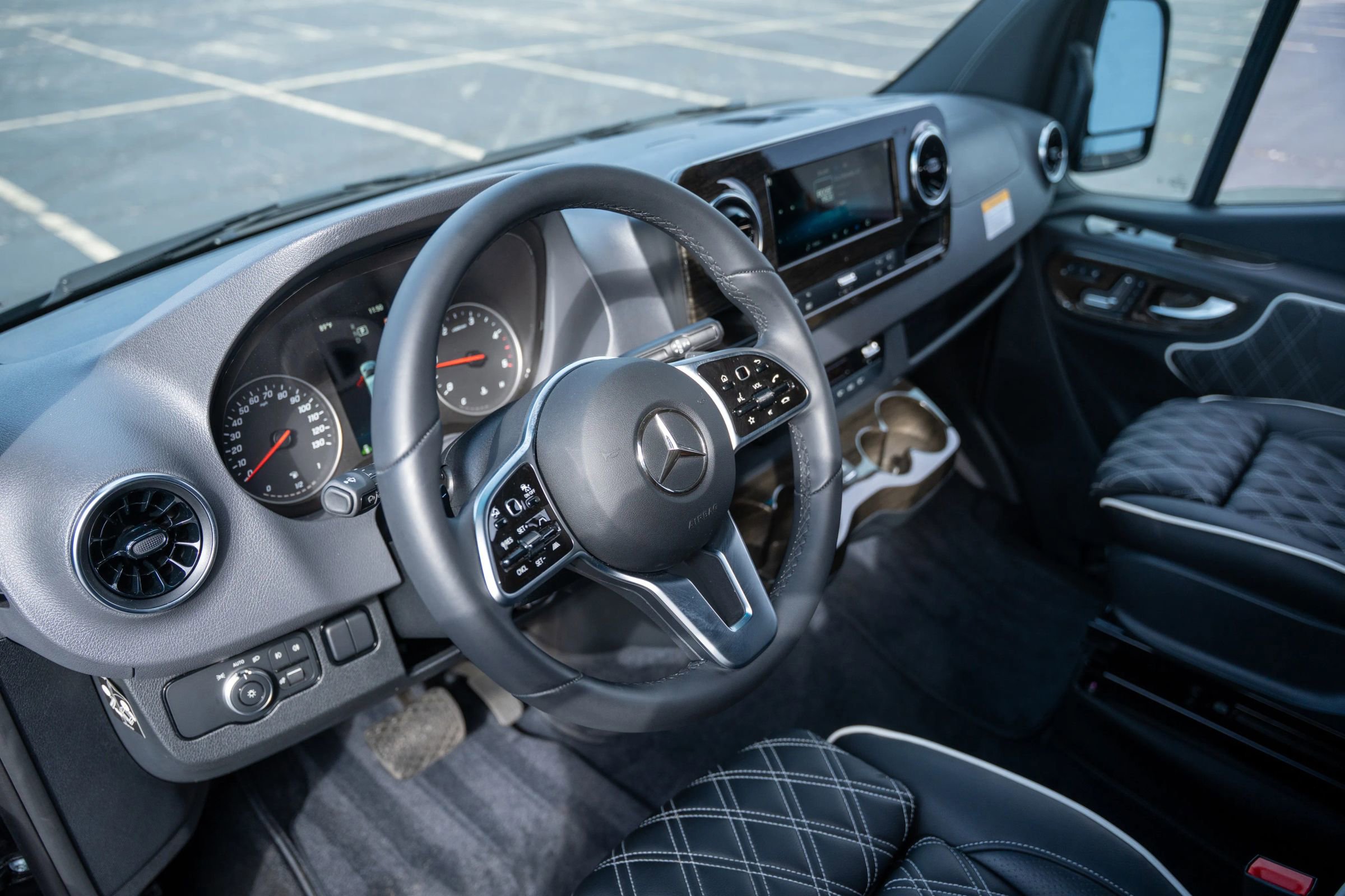 Used 2024 Mercedes-Benz Sprinter 3500 image 4