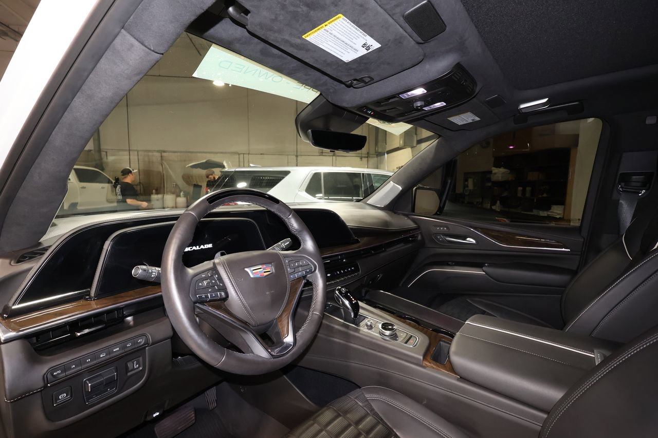 Certified 2024 Cadillac Escalade ESV Sport Platinum w/ LPO, ONYX Package AWD/4WD image 9
