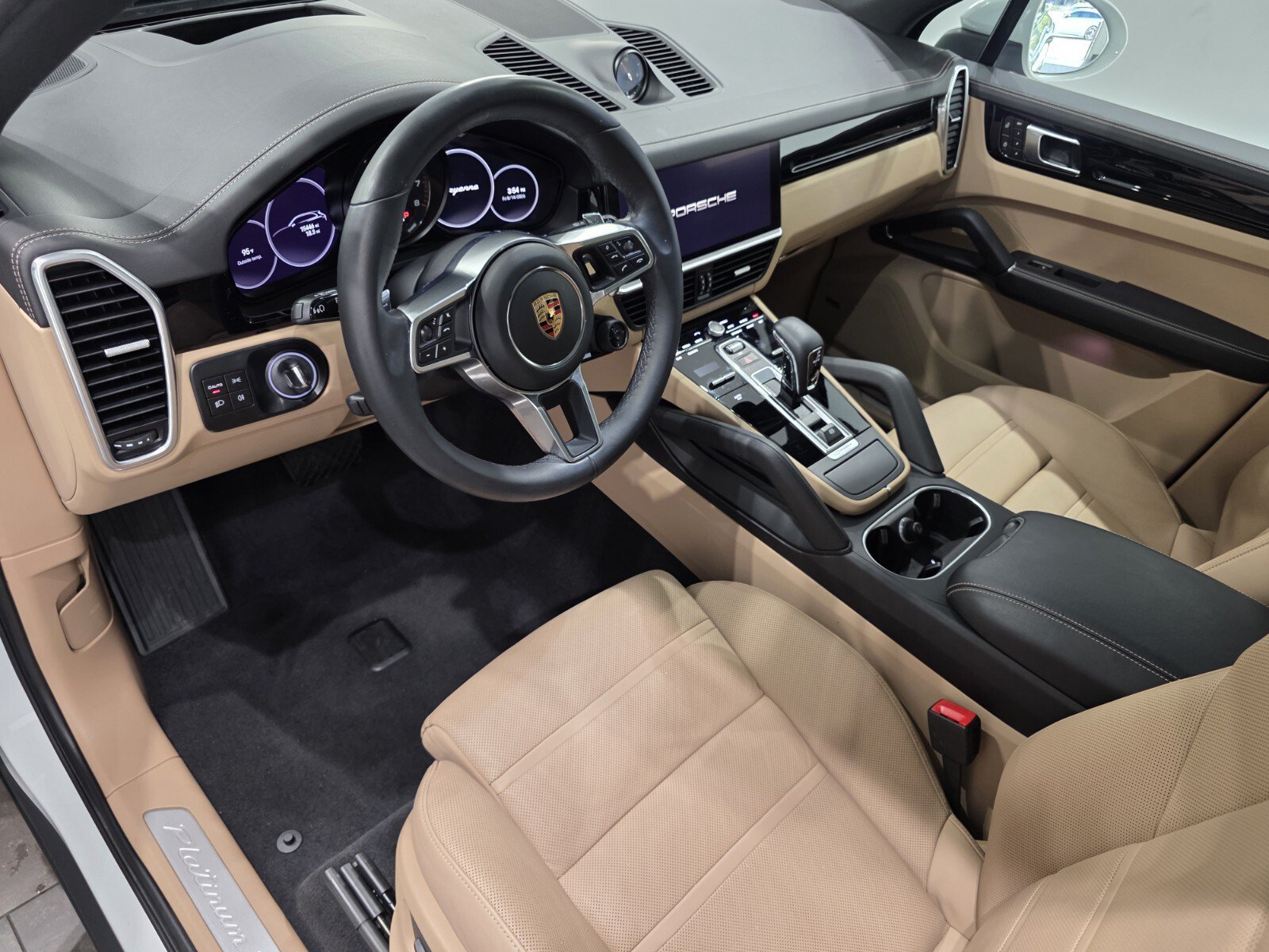 Used 2023 Porsche Cayenne Platinum Edition AWD/4WD image 7
