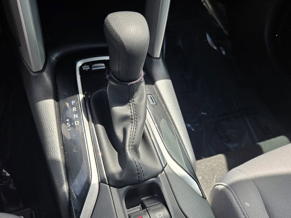 Used 2024 Toyota Corolla Cross AWD Hybrid image 20