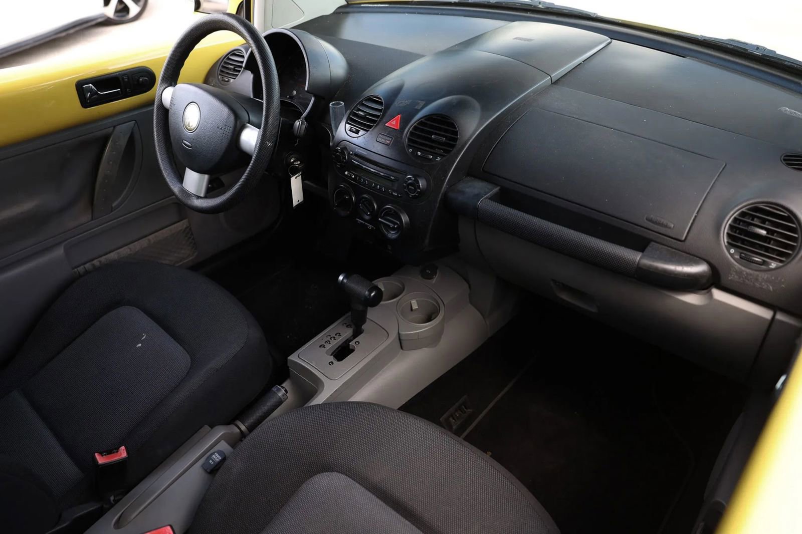 Used 2005 Volkswagen Beetle GL image 18