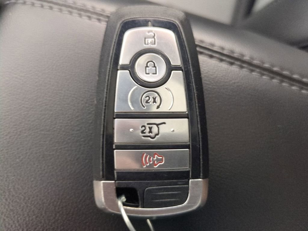 Used 2022 Ford Explorer XLT w/ Equipment Group 202A image 40