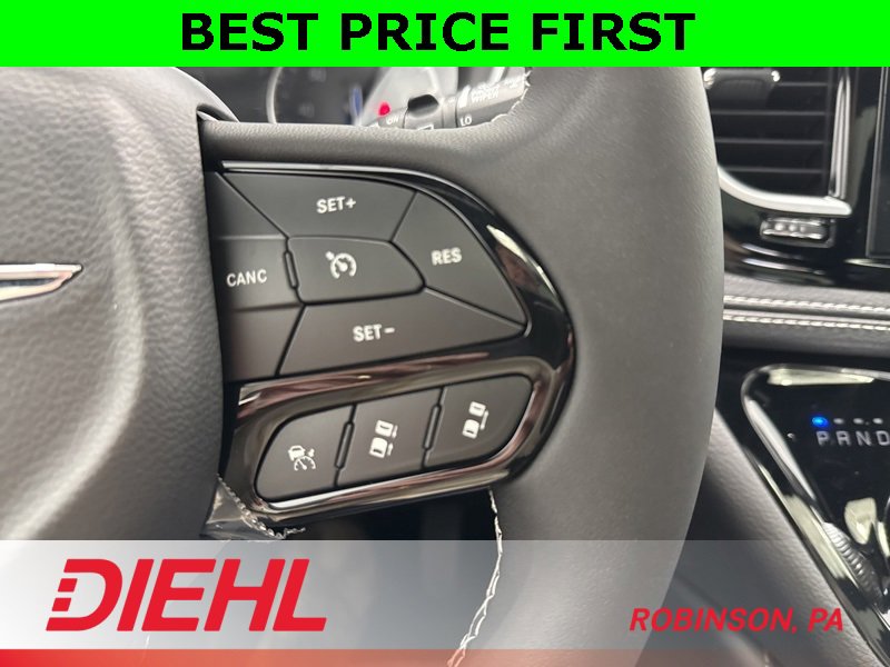 New 2026 Chrysler Pacifica Limited w/ S Appearance Package image 32