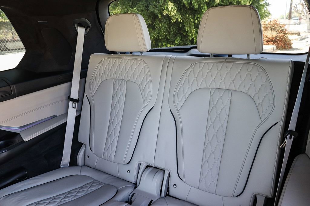 Certified 2025 BMW X7 M60i AWD/4WD image 21