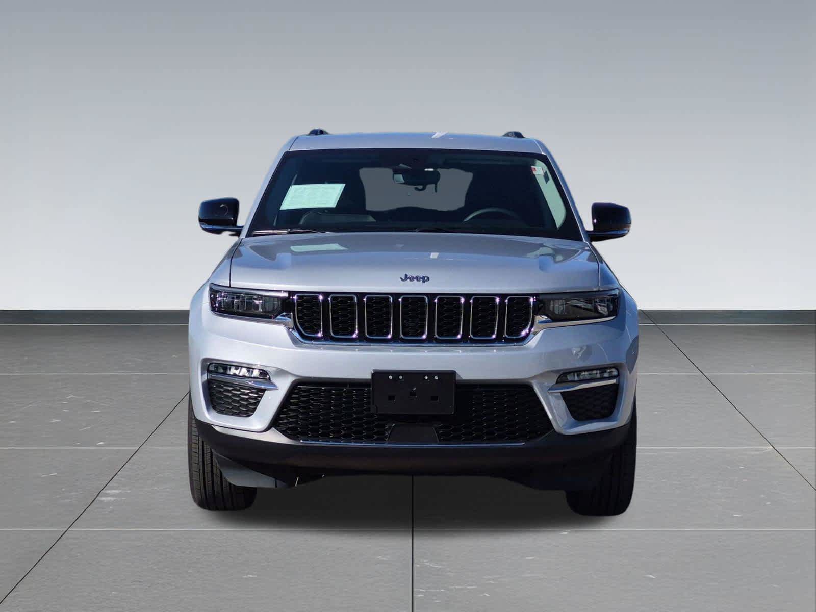 Used 2023 Jeep Grand Cherokee Limited AWD/4WD image 9