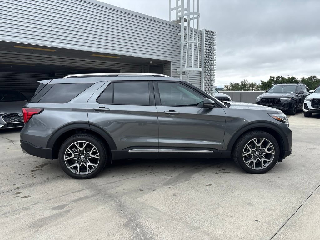 Used 2025 Ford Explorer Platinum w/ Ultimate Package AWD/4WD image 4