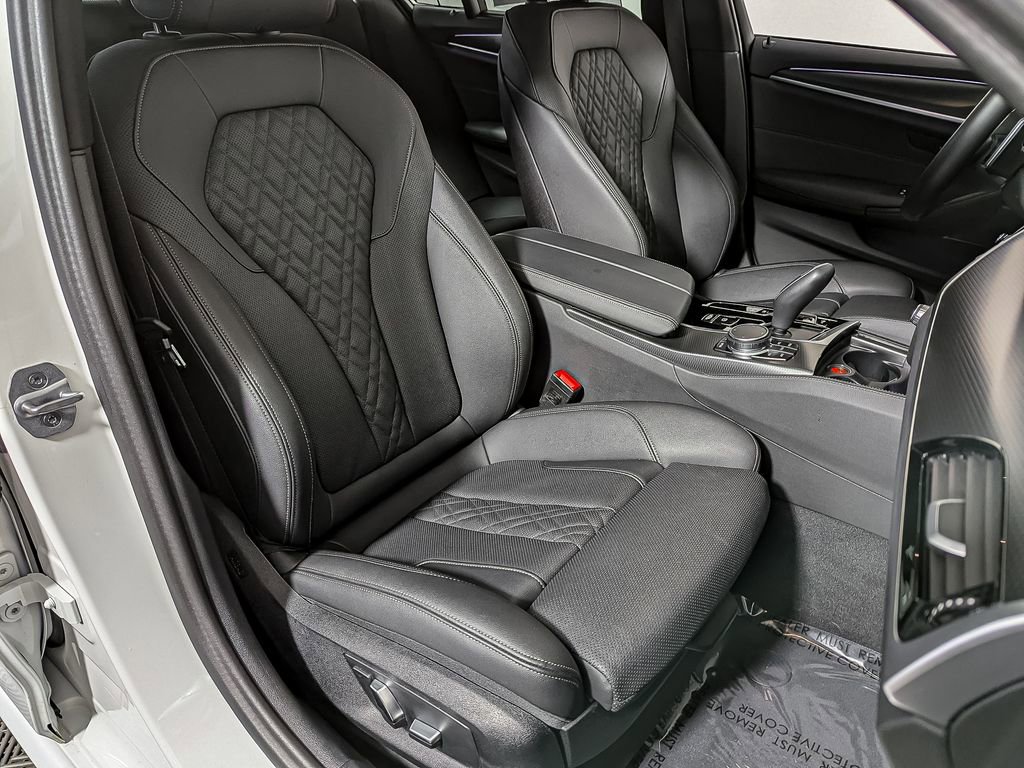 Certified 2023 BMW 530e xDrive w/ Premium Package image 37