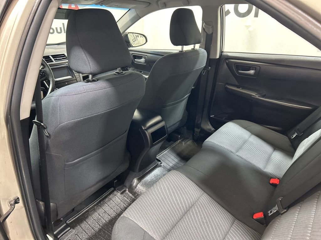 Used 2016 Toyota Camry LE image 19