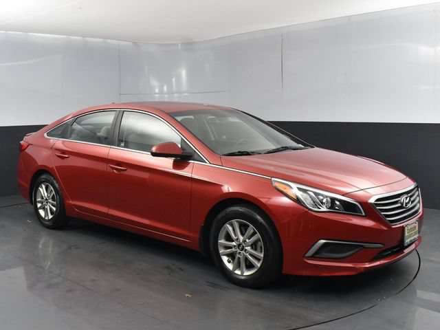 Used 2017 Hyundai Sonata SE w/ Cargo Package FWD image 1
