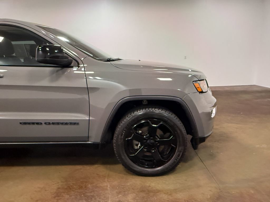 Used 2019 Jeep Grand Cherokee Laredo AWD/4WD image 33
